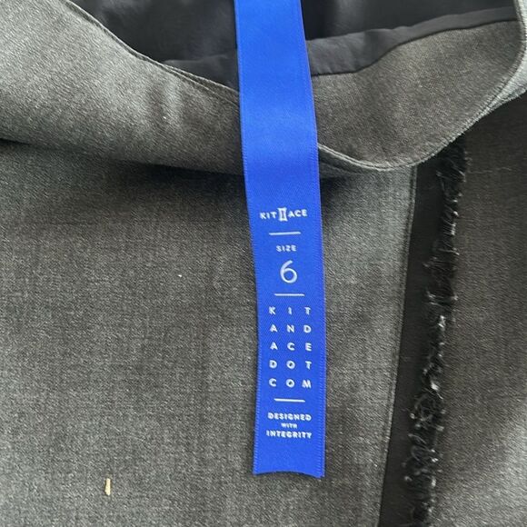 SUNDAY CLEAROUT!!! 
Kit and Ace Size 6 Skirt - Rose Gold Zipper - Picture 5 of 5